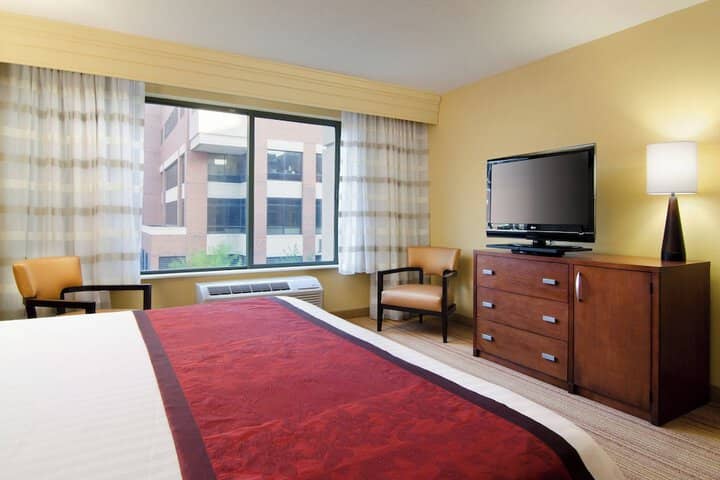 Room 11 of 27