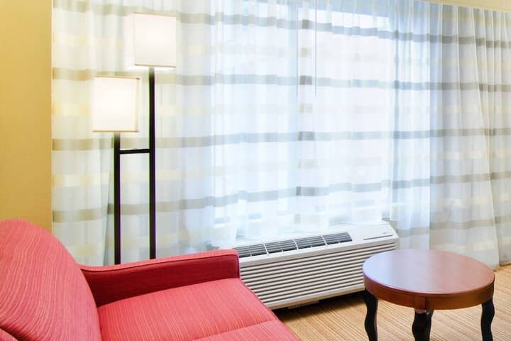 Room 14 of 27