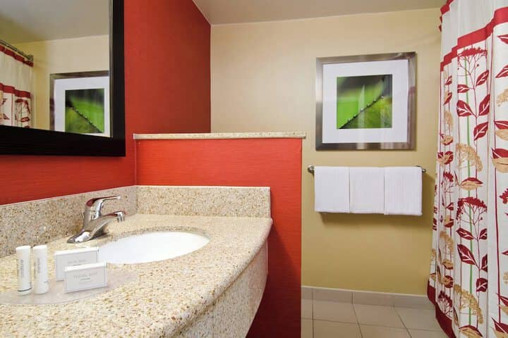 Room 17 of 27